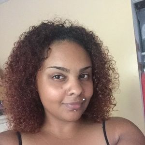Meet your Posher, Carmella de